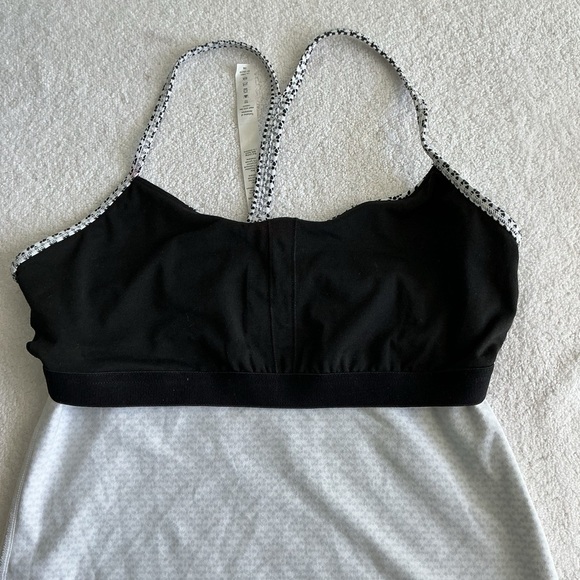 Lululemon Athletica Black and White Tank Top Sz 8 - Picture 8 of 8